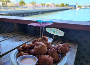 the-bahamas/rum-cay/restaurant/mckenzie-s-fresh-fish-conch