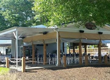 south-carolina/lake-jocassee/restaurant/the-grill-at-clemson-marina