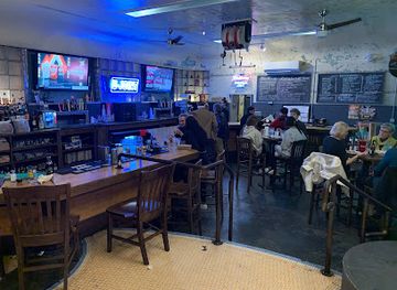 tennessee/chattanooga/restaurant/universal-joint-chattanooga