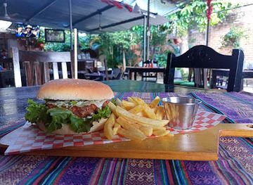 el-salvador/chalchuapa/restaurant/casa-blanca-burger-restaurante