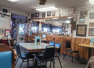 missouri/stockton-lake/restaurant/squeeze-inn