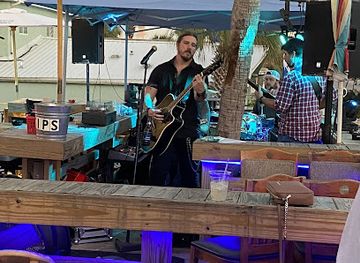 florida/panama-city-beach/restaurant/the-alibi-beach-lounge-grill