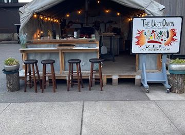 montana/bozeman/restaurant/the-ugly-onion