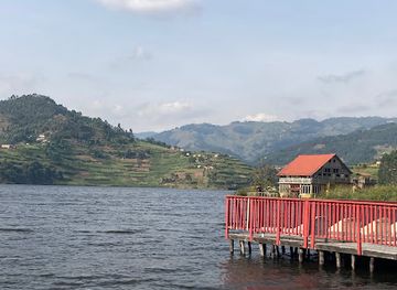 uganda/lake-bunyonyi/restaurant/heritage-camp-muko