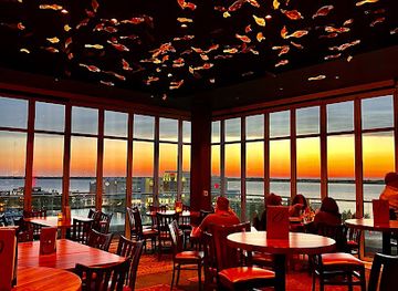 pennsylvania/erie/presque-isle-state-park/restaurant/oliver-s-rooftop