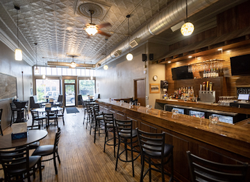 wisconsin/eau-claire/restaurant/court-n-house-bar-grill