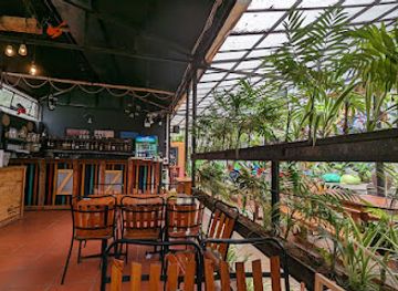 vietnam/cat-ba-island/restaurant/secret-garden-restaurant