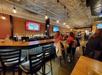 illinois/naperville/restaurant/tapville-social-naperville