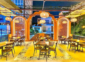 vietnam/nha-trang/restaurant/bali-hai-resto