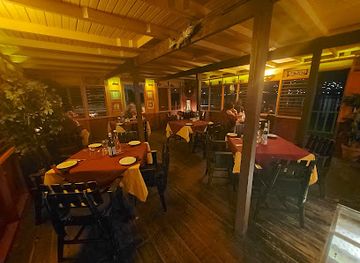 jamaica/cornwall-county/restaurant/house-boat-grill-restaurant