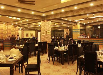 pakistan/pothohar-plateau/restaurant/khiva-revolving-restaurant