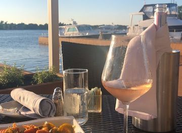 new-york/thousand-islands/restaurant/windows-on-the-bay