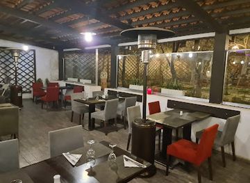 algeria/oran-coast/restaurant/ambiance-villa