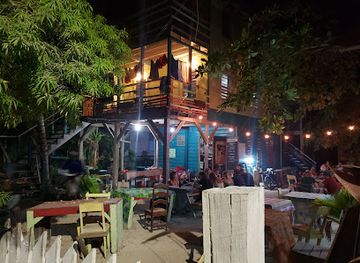 belize/caye-caulker/restaurant/wish-willy-bar-grill