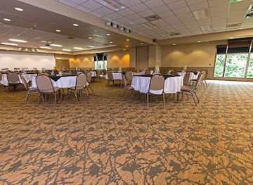 kentucky/cumberland-plateau/restaurant/carter-caves-state-resort-park