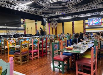 illinois/waukegan/restaurant/la-canoa