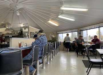 new-york/thousand-islands/restaurant/tricia-s