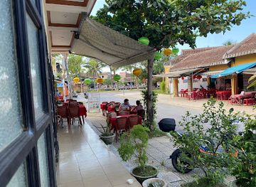 vietnam/south-central-coast/restaurant/flower-restaurant