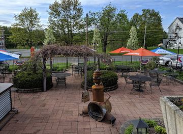 new-hampshire/franconia-notch-state-park/restaurant/rosa-flamingos