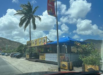 sint-maarten/middle-region/restaurant/cindy-s-roti-local-food