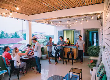 THE PLACE Restaurant, Cafe, Bar, Breakfast Lunch Dinner, Vegetarian & Vegan