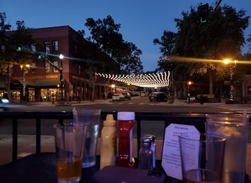 colorado/garden-of-the-gods/restaurant/thunder-and-buttons-ii