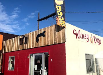 washington/yakima/restaurant/winey-dogs