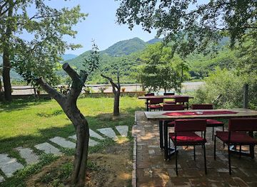 albania/mirdita/restaurant/bujtina-guri-i-hanit