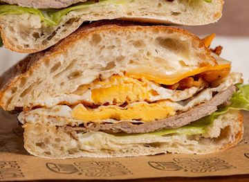 paraguay/ybycui-national-park/restaurant/saint-sandwich-food-park-mburucuya