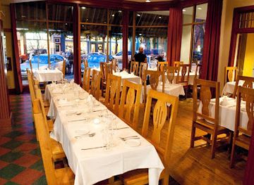 michigan/holland-state-park/restaurant/butch-s-dry-dock