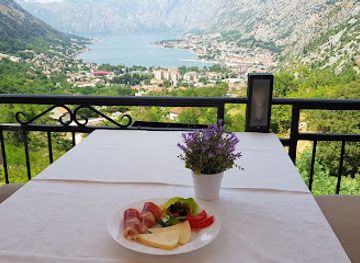 montenegro/zeta-river-valley/restaurant/restoran-vidikovac