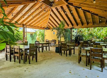 dominica/soufriere/restaurant/kanawa