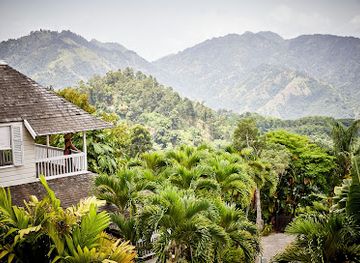 jamaica/blue-mountains/restaurant/strawberry-hill