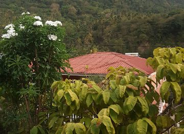 saint-lucia/tet-paul-scenic-trail/restaurant/volcanic-restaurant