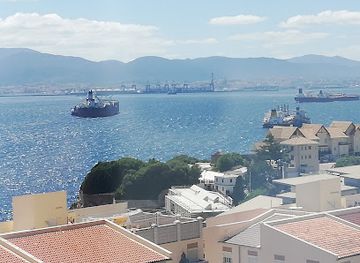 gibraltar/little-bay/restaurant/edinburgh-arms-gastro-bar