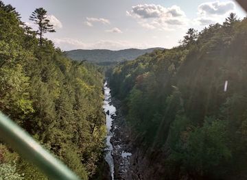 vermont/quechee-gorge/restaurant/snack-bar-at-the-gorge