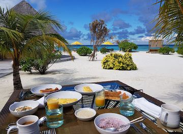 maldives/dhigurah/restaurant/drift-restaurant