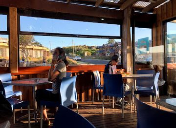 australia/the-twelve-apostles/restaurant/12-rocks-beach-bar-cafe