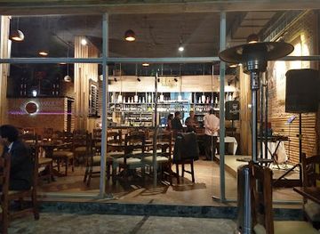 bolivia/cochabamba/la-recoleta/restaurant/vinoppolis