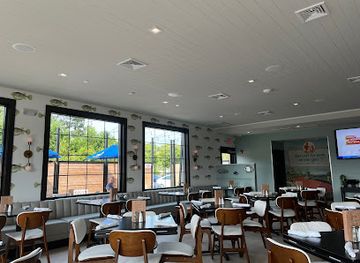 rhode-island/westerly/restaurant/evie-s-cocktails-comforts