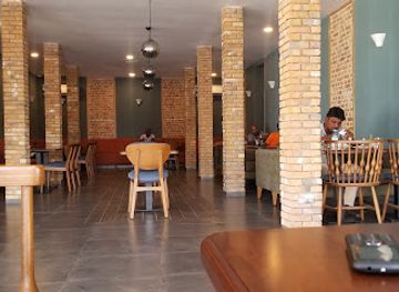uganda/toro/restaurant/cafe-shires