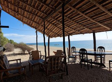 madagascar/atsimo-andrefana/restaurant/antserake-beach