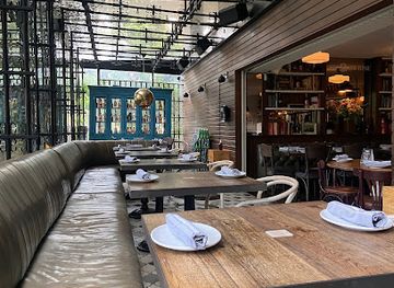 colombia/pacific-region/restaurant/black-bear