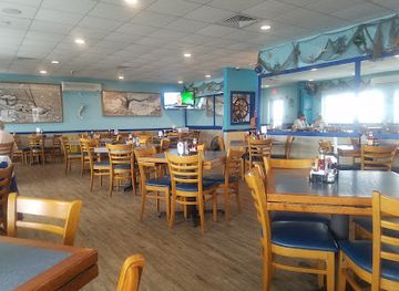mississippi/the-gulf-coast/restaurant/mcelroy-s-harbor-house
