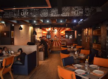 india/varanasi/restaurant/holy-chopsticks