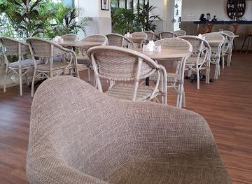 kenya/mombasa-beach/restaurant/cool-beans-cafe