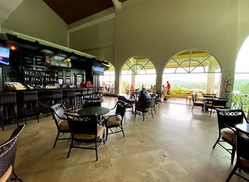 panama/gamboa/restaurant/monkey-bar