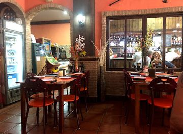 spain/seville/macarena/restaurant/las-duelas