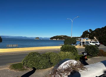 new-zealand/abel-tasman-national-park/restaurant/waterfront