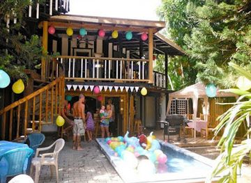honduras/roatan/restaurant/lily-pond-house-restaurant
